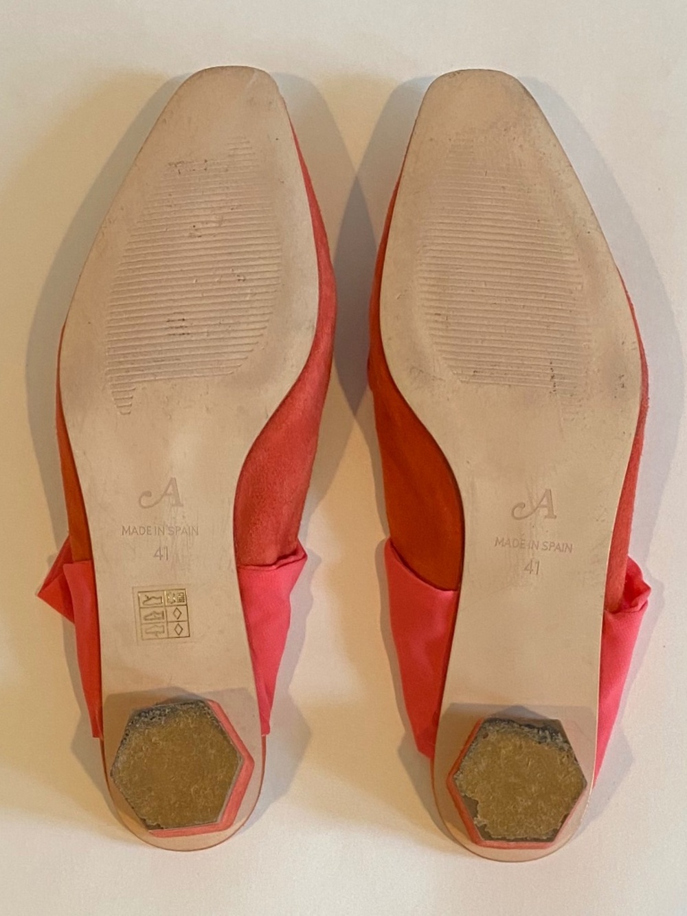 About Arianne | Rare Coral Suede Slides with Chiffon Bow | Size 41 - Picture 6 of 8